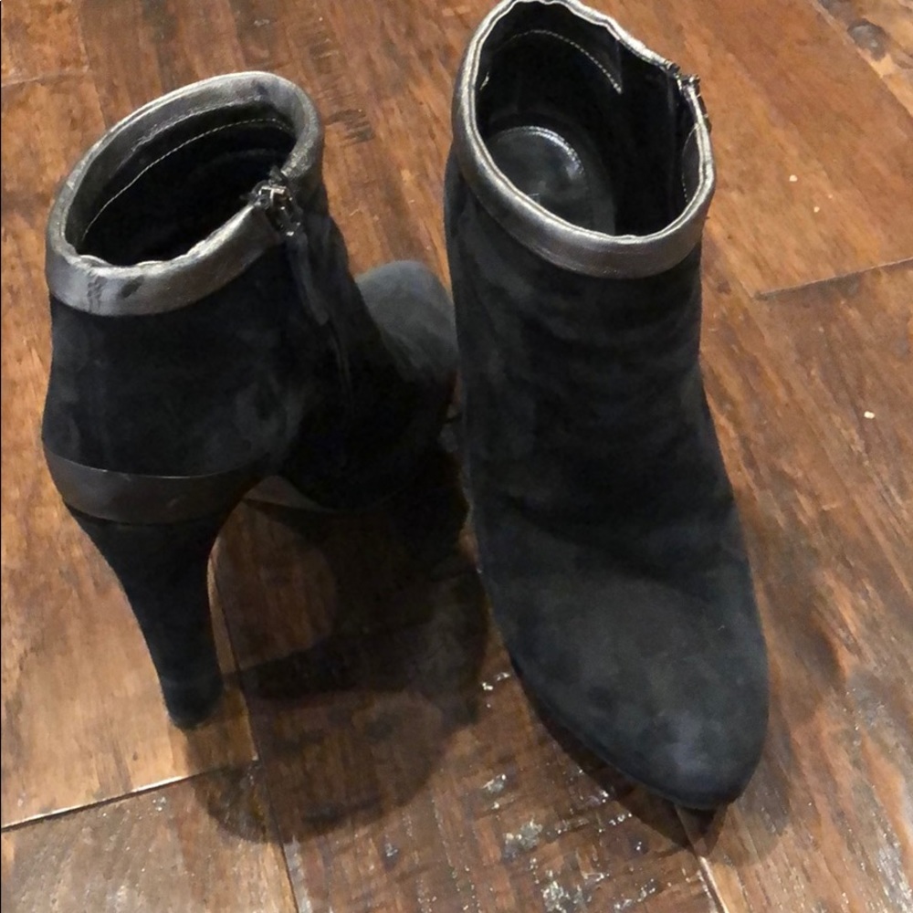 Fendi ankle zip up boots